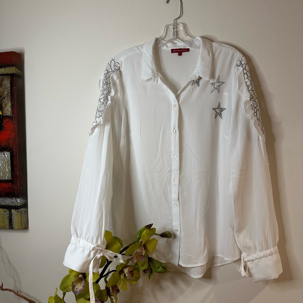T74- White Long Sleeve Notched Collar Button Down Shirt